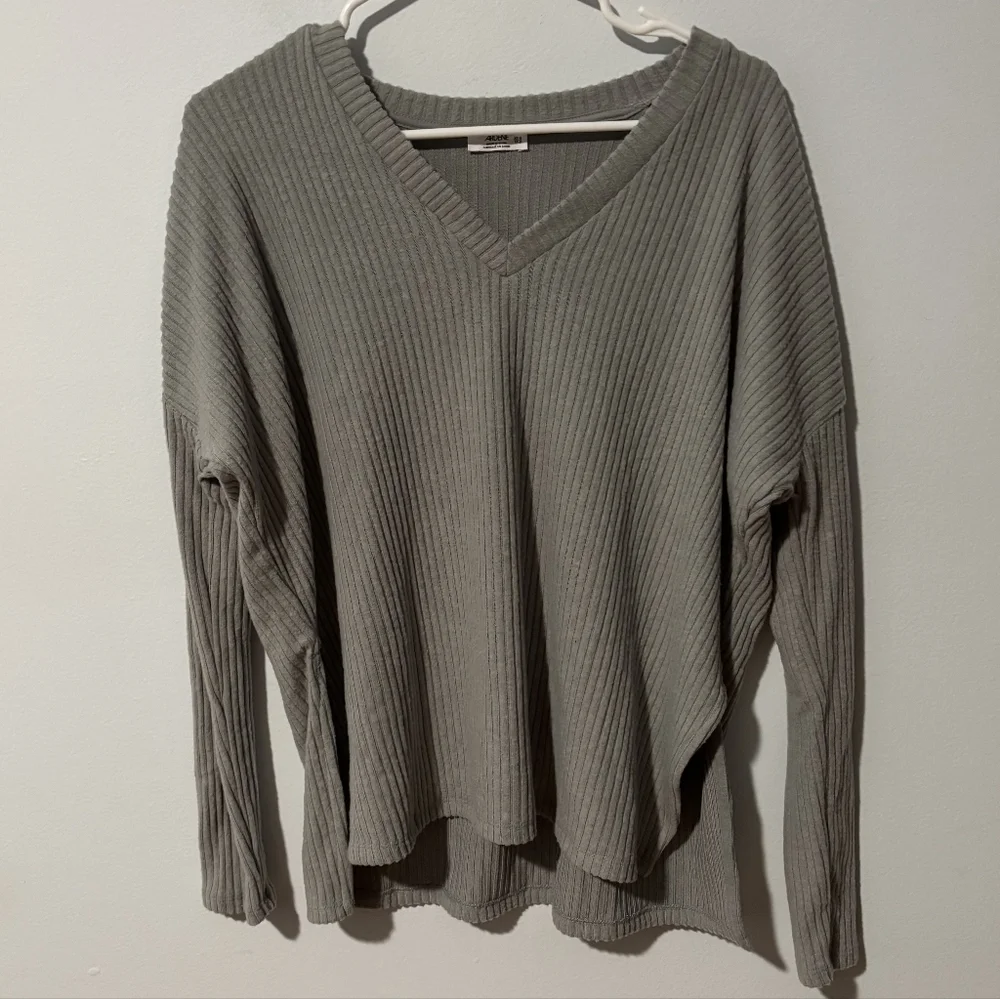 Ardene Gray V-Neck Ribbed Long Sleeve Sweater Size XS - S